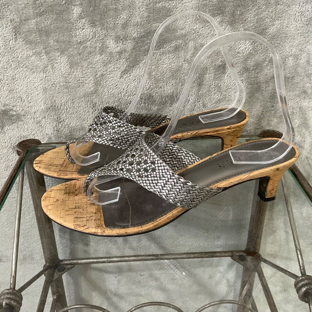 Lauren Ralph Lauren Nalena Leather Thong Sandals Women's 8B silver slip ons.